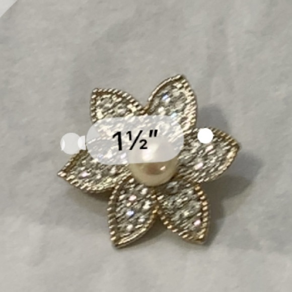 Clip On Gold Tone Diamond Leaf Pearl Earrings - Picture 6 of 6